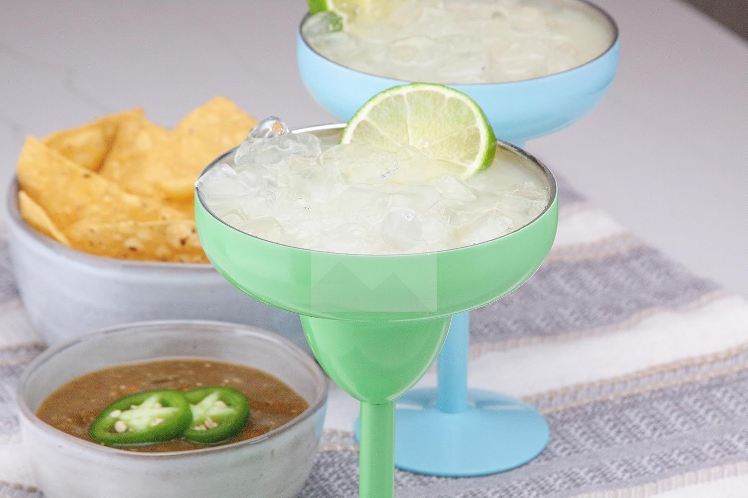 Vacuum sealed metal Margarita Glass with lid, insulated flat cup, steel cup for vacation, pool and beach Cold Mags (blue)